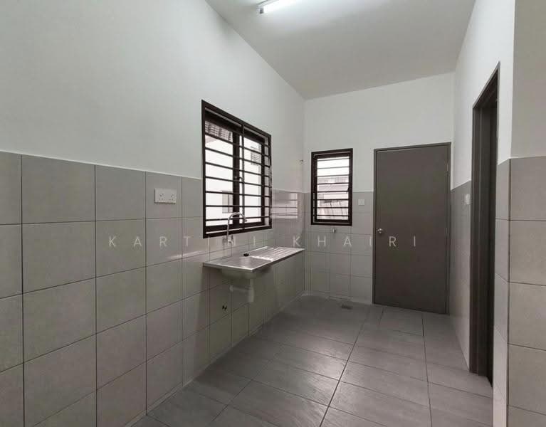 Residential Land for Rent in Bandar Putera 2 (Klang) - Kartini Khairi - Kitchen - PropertyGuru.com.my
