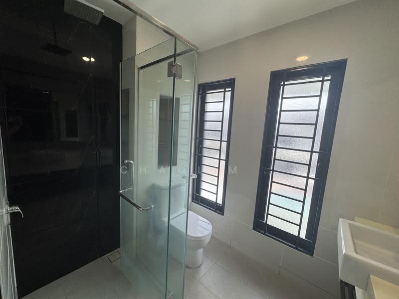 2-storey Terraced House for Sale in Bandar Kinrara Seksyen 8 (Bandar Kinrara) - ChaoLim . - Bathroom - PropertyGuru.com.my