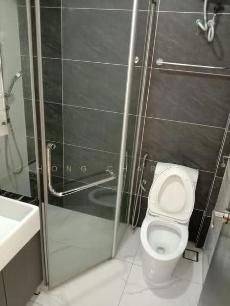 Kondominium untuk Disewa di Bay Point @ Country Garden Danga Bay - Hong Charng Lee - Bathroom - PropertyGuru.com.my