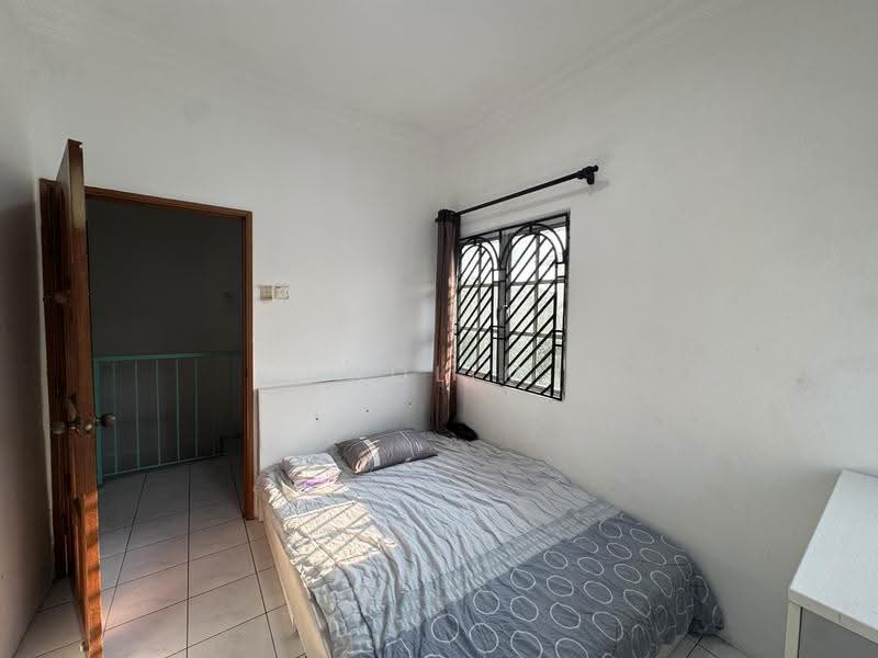 2.5-storey Terraced House for Sale in Taman Cheras Jaya (Cheras) - ChaoLim . - Bedroom - PropertyGuru.com.my