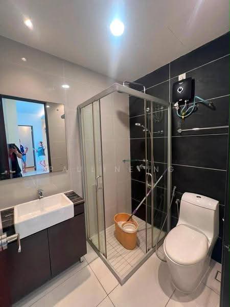 Kondominium untuk Disewa di Kings Bay @ Country Garden Danga Bay - Pauline Ng - Bathroom - PropertyGuru.com.my