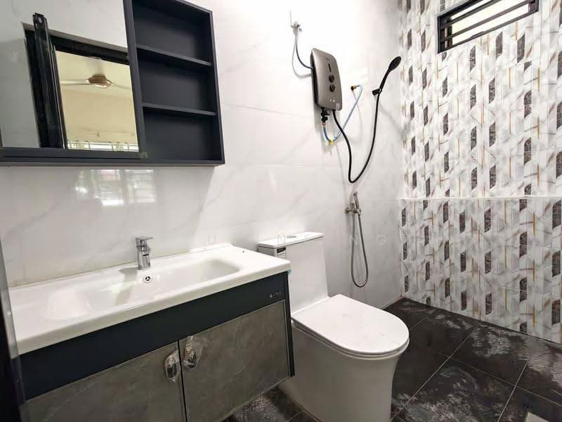 Semi-Detached House for Rent in Taman Sri Tebrau (Johor Bahru) - Pauline Ng - Bathroom - PropertyGuru.com.my