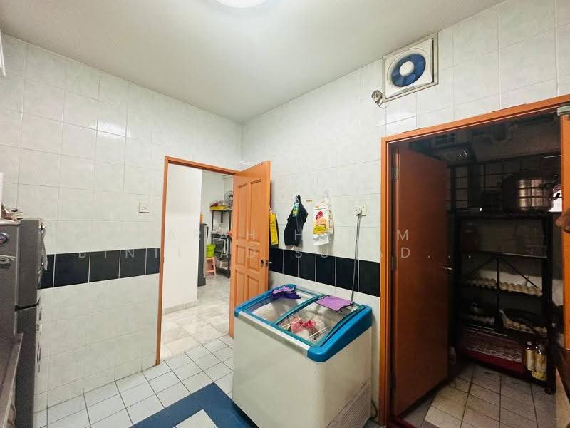 Kondominium untuk Dijual di Endah Regal Condominium - FARAH HANIM BINTI AD SUHADAK SUHADAK - Kitchen - PropertyGuru.com.my