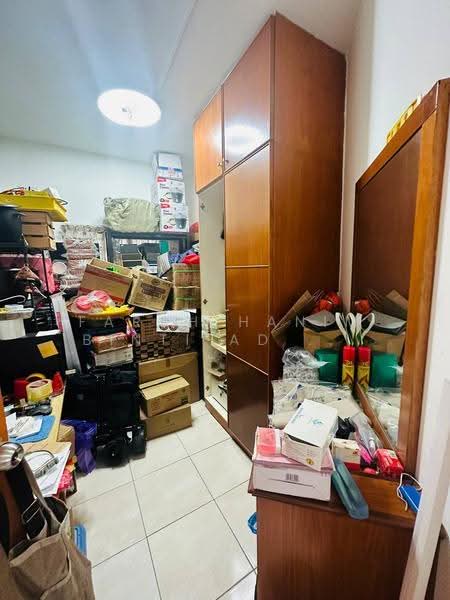 Kondominium untuk Dijual di Endah Regal Condominium - FARAH HANIM BINTI AD SUHADAK SUHADAK - Interior - PropertyGuru.com.my