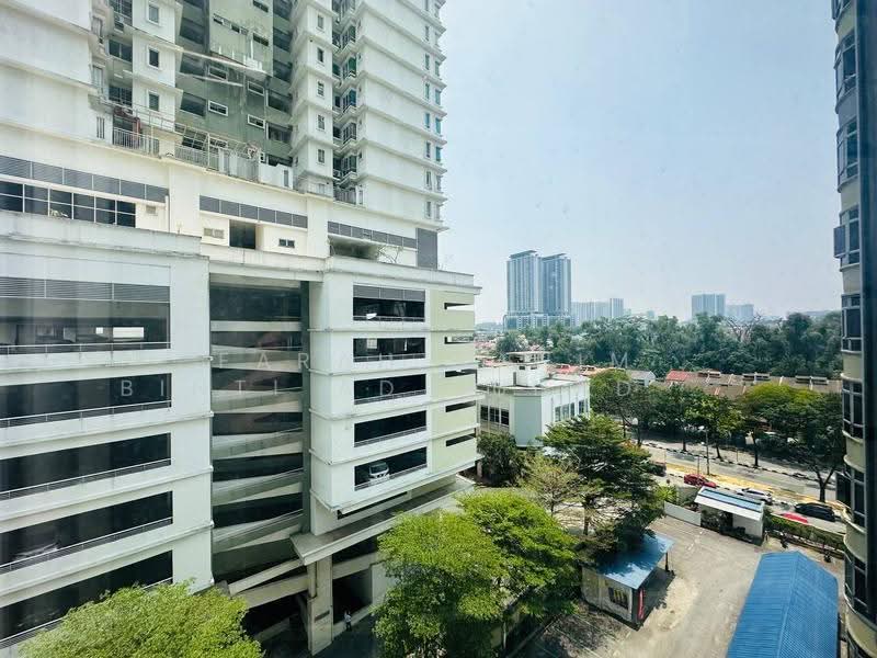 Kondominium untuk Dijual di Endah Regal Condominium - FARAH HANIM BINTI AD SUHADAK SUHADAK - Exterior - PropertyGuru.com.my