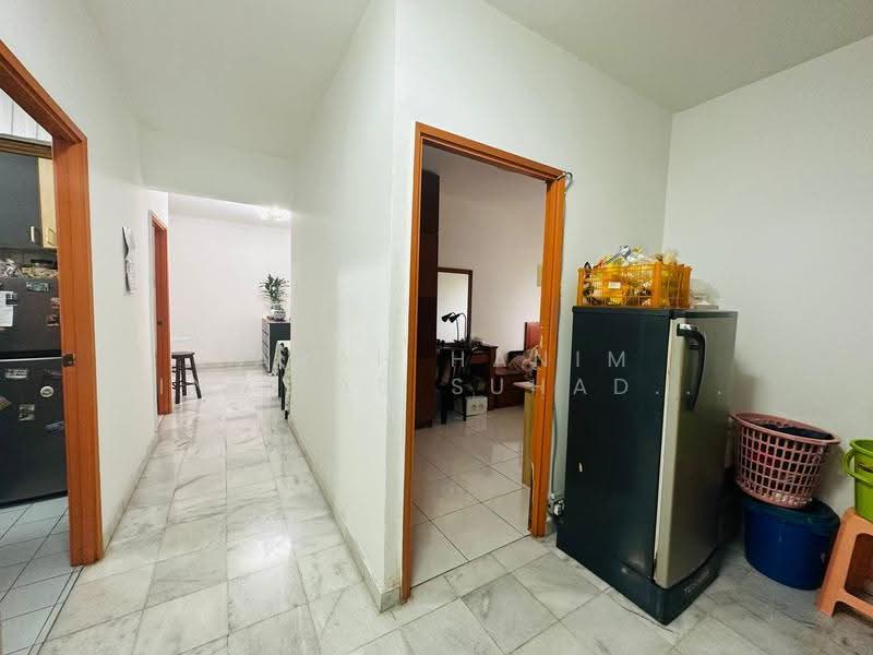 Kondominium untuk Dijual di Endah Regal Condominium - FARAH HANIM BINTI AD SUHADAK SUHADAK - Corridor - PropertyGuru.com.my