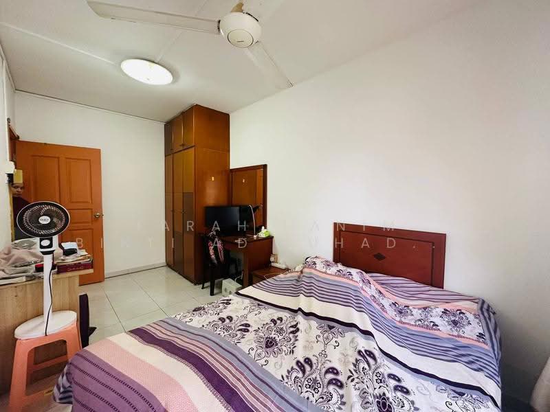 Kondominium untuk Dijual di Endah Regal Condominium - FARAH HANIM BINTI AD SUHADAK SUHADAK - Bedroom - PropertyGuru.com.my