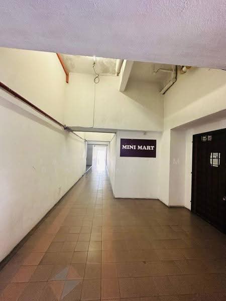 Kondominium untuk Dijual di Endah Regal Condominium - FARAH HANIM BINTI AD SUHADAK SUHADAK - Corridor - PropertyGuru.com.my