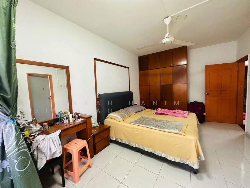 Kondominium untuk Dijual di Endah Regal Condominium - FARAH HANIM BINTI AD SUHADAK SUHADAK - Bedroom - PropertyGuru.com.my