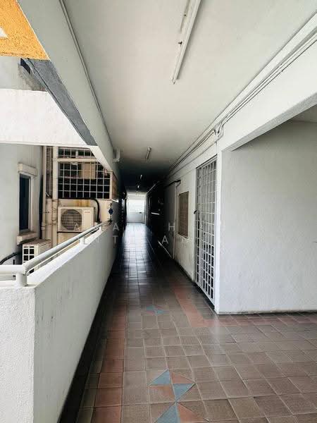 Kondominium untuk Dijual di Endah Regal Condominium - FARAH HANIM BINTI AD SUHADAK SUHADAK - Corridor - PropertyGuru.com.my