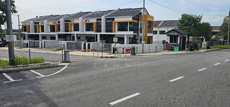 Terraced House for Rent in Rawang (Selangor) - Zann Fauzan - Exterior - PropertyGuru.com.my