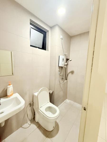 Kondominium untuk Disewa di The Haute Gurney - Sam Jamal - Bathroom - PropertyGuru.com.my