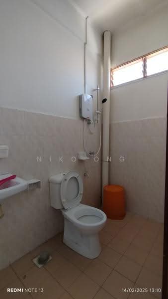 Rumah Teres 1-Tingkat untuk Disewa di Taman Putri Kulai (Kulai) - Niko Ong - Bathroom - PropertyGuru.com.my