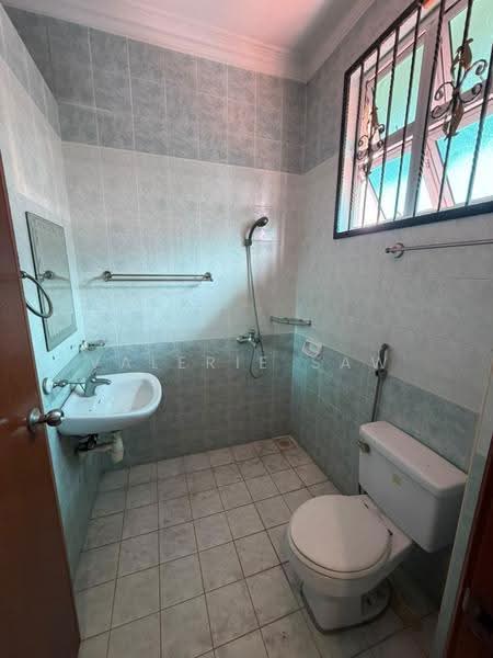 Semi-Detached House for Sale in Taman Perling (Perling) - Valerie Saw - Bathroom - PropertyGuru.com.my