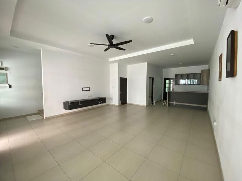 2-storey Terraced House for Rent in Luak Bay (Miri) - Yee Sze Chai - Living Room - PropertyGuru.com.my
