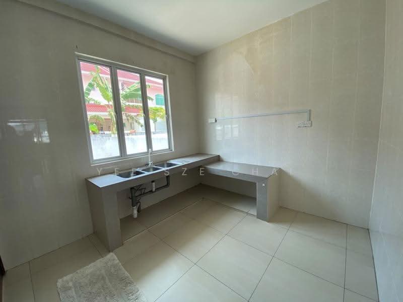 2-storey Terraced House for Rent in Luak Bay (Miri) - Yee Sze Chai - Kitchen - PropertyGuru.com.my