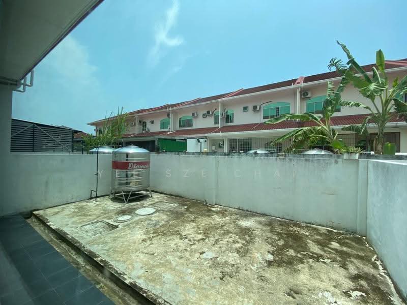 2-storey Terraced House for Rent in Luak Bay (Miri) - Yee Sze Chai - Exterior - PropertyGuru.com.my