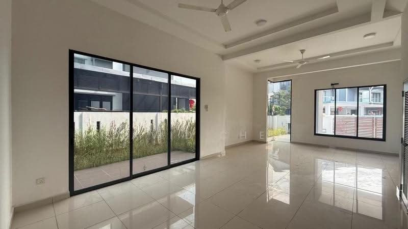 Rumah Berkembar untuk Dijual di Bandar Mahkota Cheras (Cheras) - David Chee - Living Room - PropertyGuru.com.my