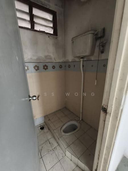 Apartment for Rent at Taman Suria Muafakat - Bess Wong - Bathroom - PropertyGuru.com.my