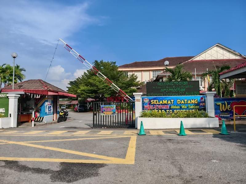 Terraced House for Sale in Bandar Rinching Seksyen 1 (Semenyih) - Edmund Goh - Exterior - PropertyGuru.com.my