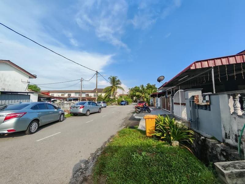 Terraced House for Sale in Bandar Rinching Seksyen 1 (Semenyih) - Edmund Goh - Exterior - PropertyGuru.com.my