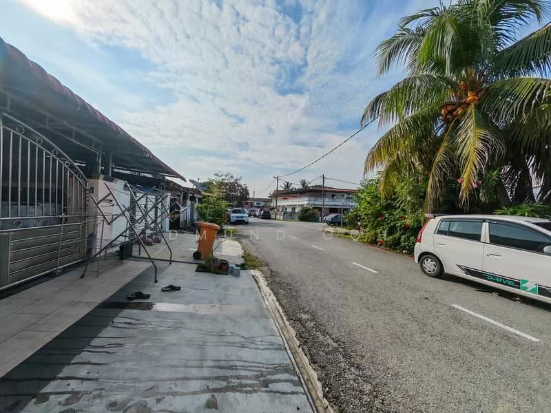 Terraced House for Sale in Bandar Rinching Seksyen 1 (Semenyih) - Edmund Goh - Exterior - PropertyGuru.com.my