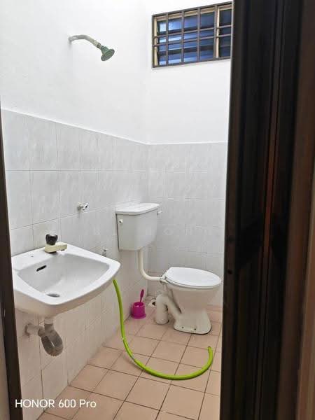 Rumah Teres 2-Tingkat untuk Dijual di Taman Bertam Perdana (Bertam) - BL Bong - Bathroom - PropertyGuru.com.my