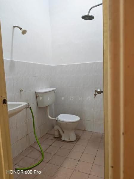 Rumah Teres 2-Tingkat untuk Dijual di Taman Bertam Perdana (Bertam) - BL Bong - Bathroom - PropertyGuru.com.my