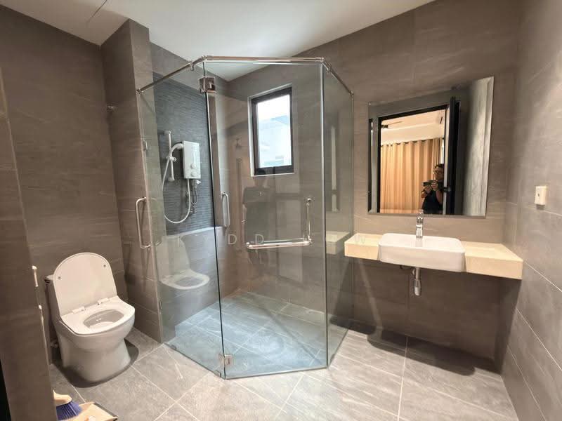 Service Residence for Rent at Gems Residences - Kydd Low - Bathroom - PropertyGuru.com.my