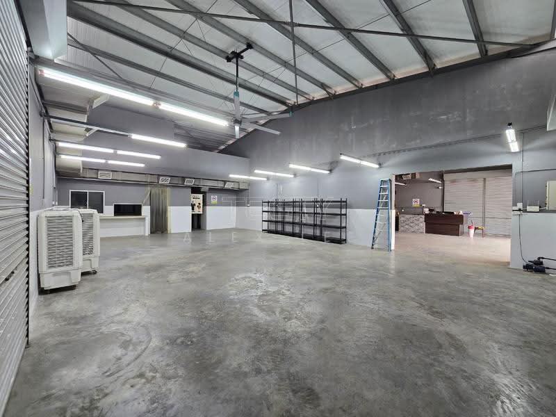 Warehouse for Rent in Klang (Selangor) - Alex Lee - Interior - PropertyGuru.com.my