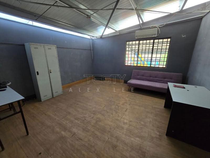 Warehouse for Rent in Klang (Selangor) - Alex Lee - Interior - PropertyGuru.com.my