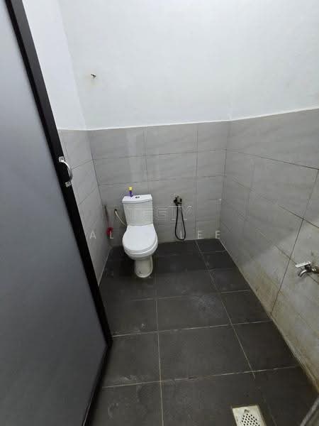 Warehouse for Rent in Klang (Selangor) - Alex Lee - Bathroom - PropertyGuru.com.my
