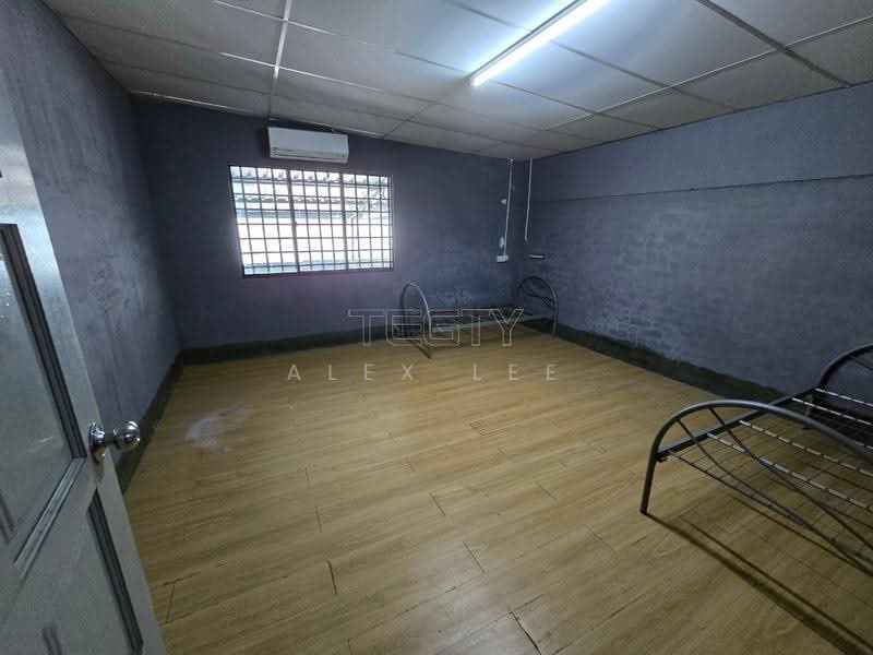 Warehouse for Rent in Klang (Selangor) - Alex Lee - Bedroom - PropertyGuru.com.my