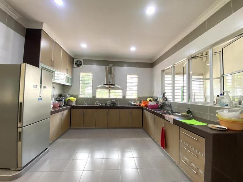 Semi-Detached House for Sale in Bandar Puteri Puchong (Puchong) - Angel Tan - Kitchen - PropertyGuru.com.my
