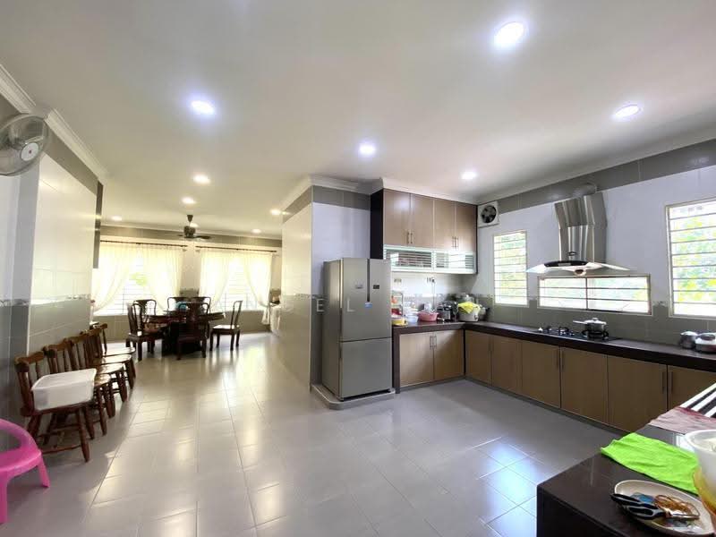 Semi-Detached House for Sale in Bandar Puteri Puchong (Puchong) - Angel Tan - Kitchen - PropertyGuru.com.my
