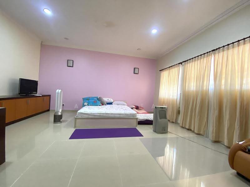 Semi-Detached House for Sale in Bandar Puteri Puchong (Puchong) - Angel Tan - Bedroom - PropertyGuru.com.my