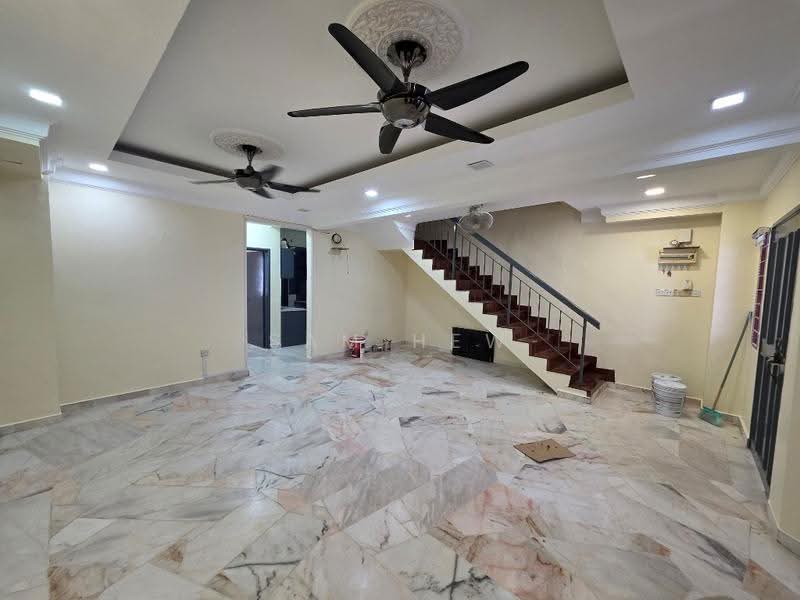 Rumah Teres 2-Tingkat untuk Disewa di Bandar Sunway Semenyih (Semenyih) - Sam Hew - Living Room - PropertyGuru.com.my