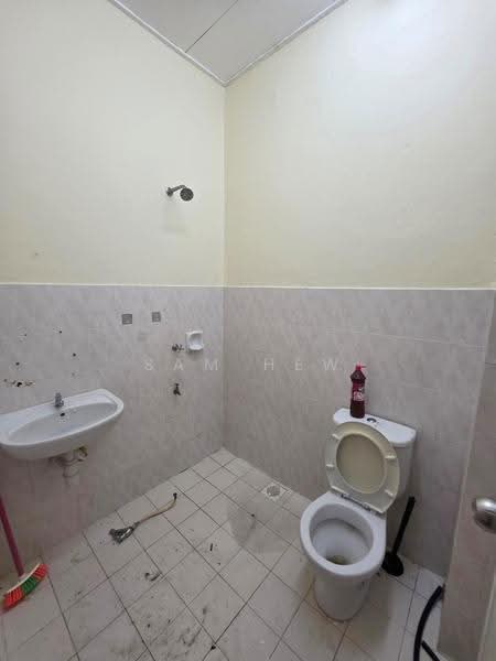 Rumah Teres 2-Tingkat untuk Disewa di Bandar Sunway Semenyih (Semenyih) - Sam Hew - Bathroom - PropertyGuru.com.my