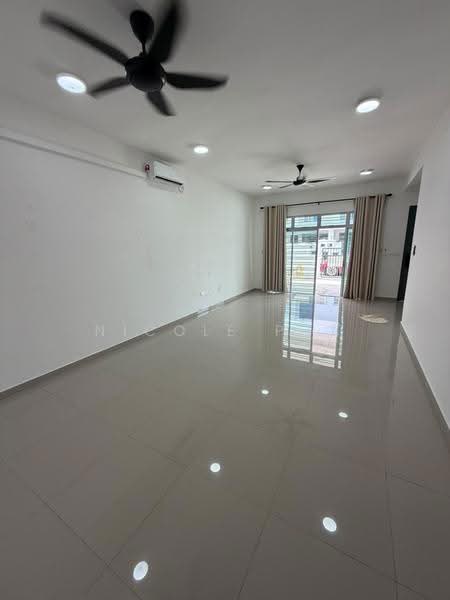 Rumah Teres 2-Tingkat untuk Dijual di Bandar Dato Onn (Tebrau) - Nicole Pua - Living Room - PropertyGuru.com.my