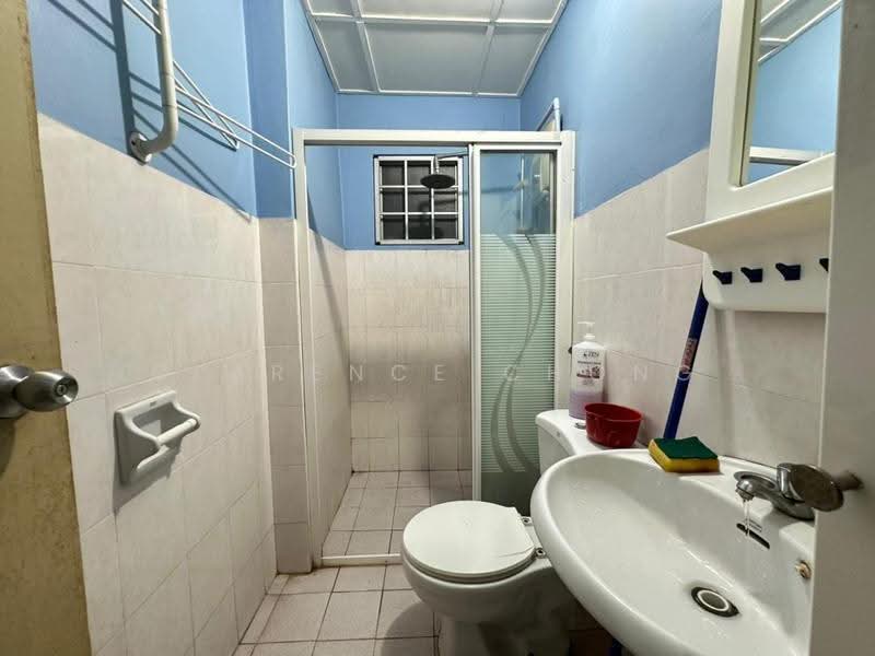 Apartment for Sale at Jalil Damai Apartments - Clarence Chong - Bathroom - PropertyGuru.com.my