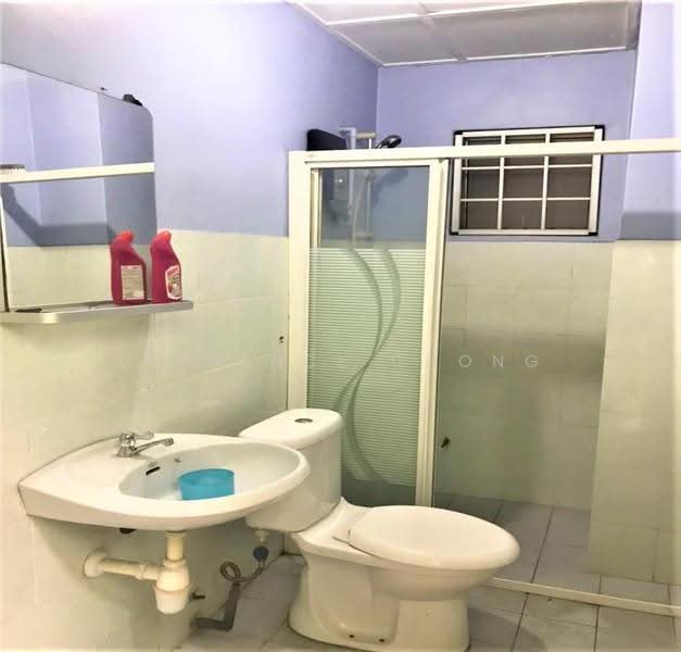 Apartment for Sale at Jalil Damai Apartments - Clarence Chong - Bathroom - PropertyGuru.com.my
