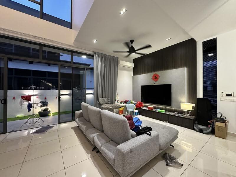 Semi-Detached House for Sale in Setia Alam (Selangor) - Jess Tee - Living Room - PropertyGuru.com.my