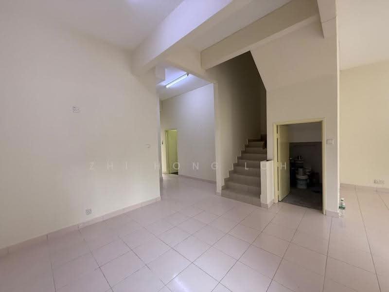 Rumah Teres 2.5-Tingkat untuk Dijual di Ukay Perdana (Ulu Kelang) - Zhi Hong Loh - Living Room - PropertyGuru.com.my