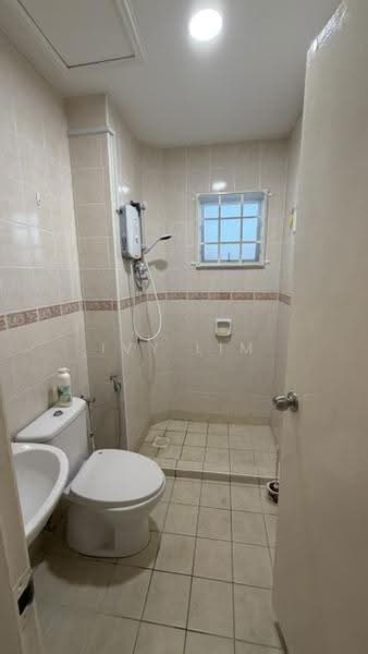 Rumah Teres 1.5-Tingkat untuk Disewa di Luyang Perdana (Kota Kinabalu) - Ivy Lim - Bathroom - PropertyGuru.com.my