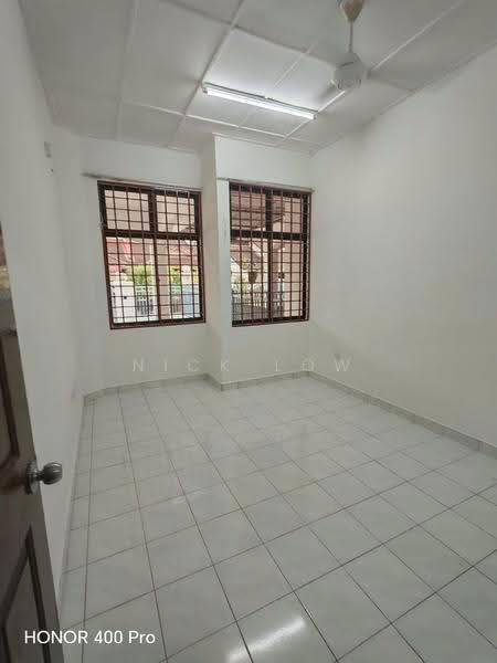 Rumah Teres 1.5-Tingkat untuk Disewa di Taman Perling (Perling) - Nick Low - Interior - PropertyGuru.com.my