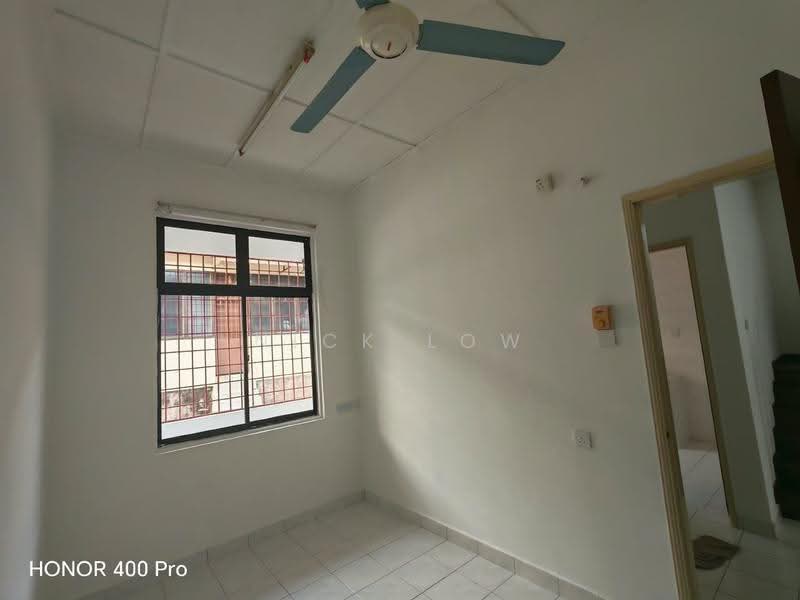 Rumah Teres 1.5-Tingkat untuk Disewa di Taman Perling (Perling) - Nick Low - Interior - PropertyGuru.com.my