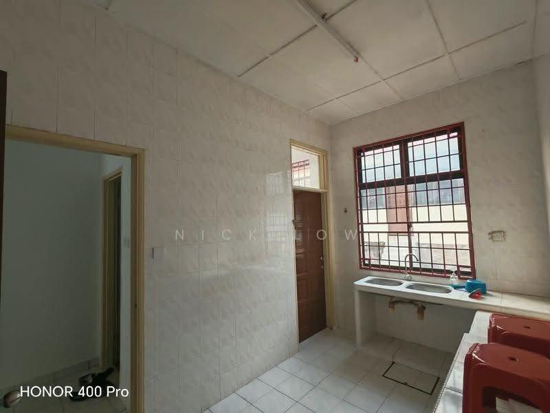 Rumah Teres 1.5-Tingkat untuk Disewa di Taman Perling (Perling) - Nick Low - Kitchen - PropertyGuru.com.my