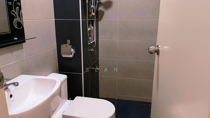 Kediaman Servis untuk Dijual di D'Putra Suites - Sean Yeoh - Bathroom - PropertyGuru.com.my