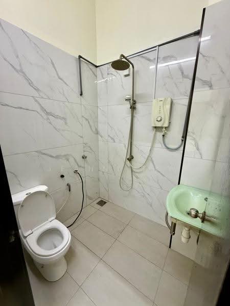 Rumah Teres 1-Tingkat untuk Disewa di Bandar Indahpura (Kulai) - Jeanne Tew - Bathroom - PropertyGuru.com.my