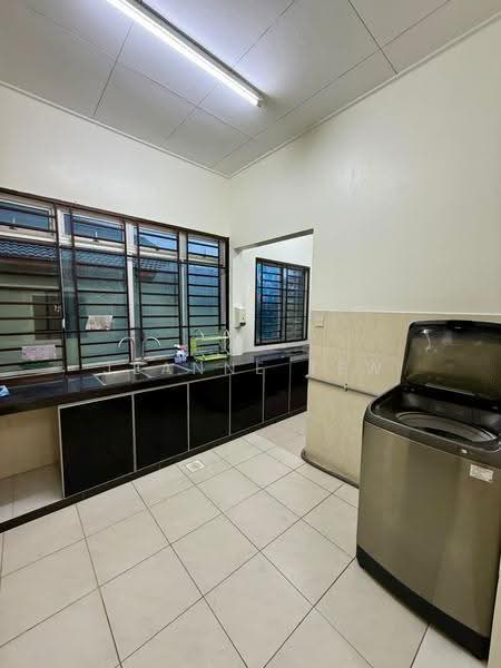 Rumah Teres 1-Tingkat untuk Disewa di Bandar Indahpura (Kulai) - Jeanne Tew - Kitchen - PropertyGuru.com.my